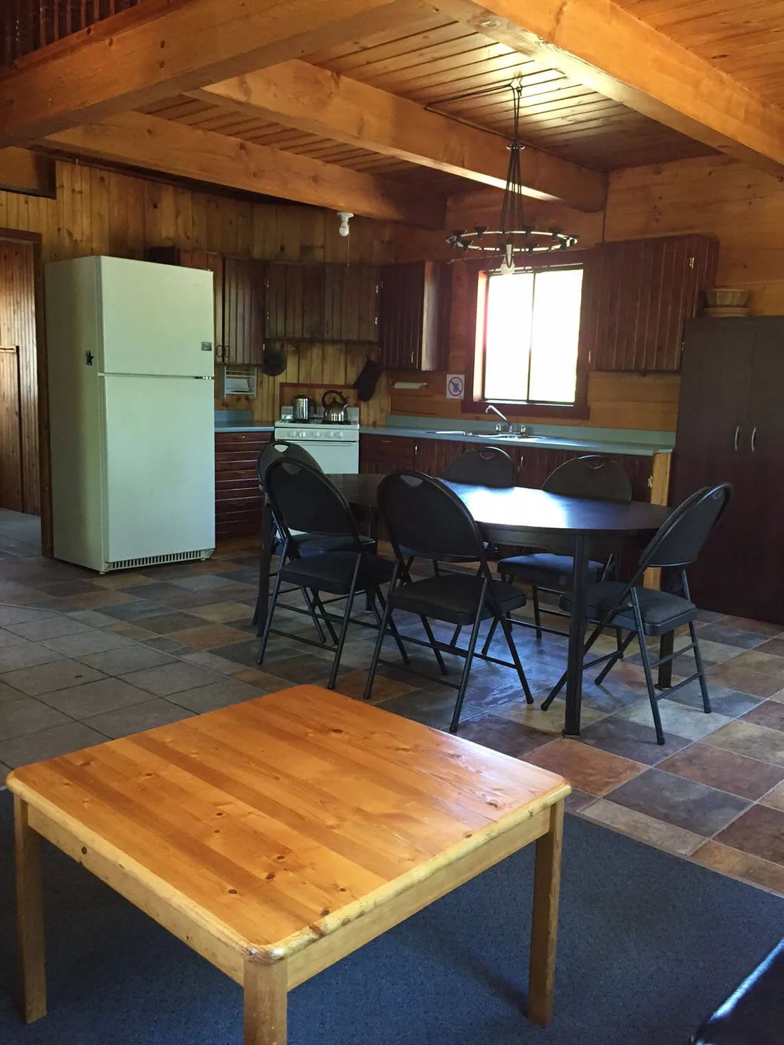 Faucon Cabin — La Pourvoirie Chez Farrar – La Pourvoirie Chez Farrar
