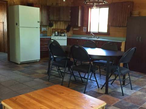 Faucon Cabin – La Pourvoirie Chez Farrar