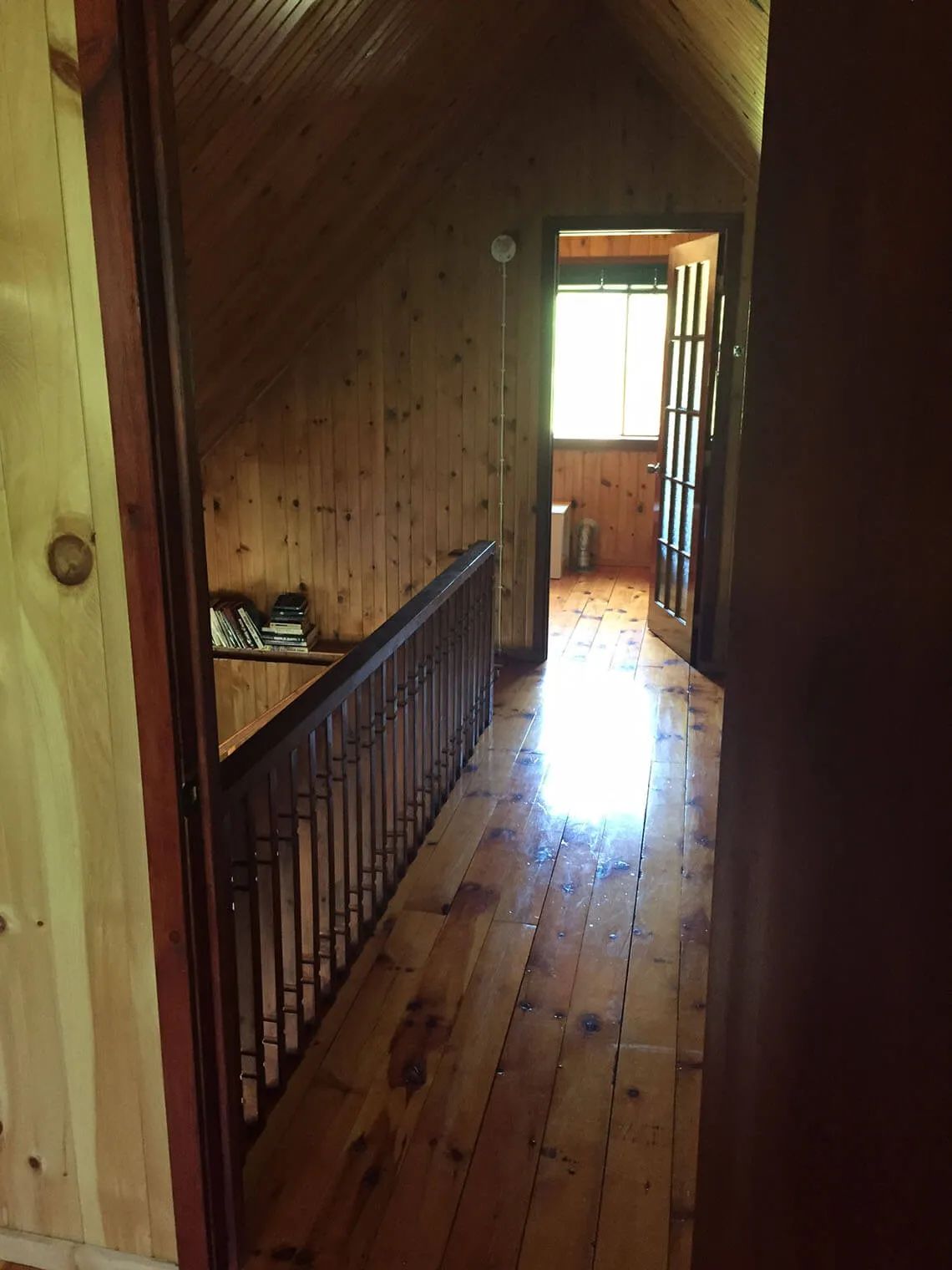 Faucon Cabin — La Pourvoirie Chez Farrar – La Pourvoirie Chez Farrar