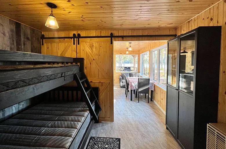 Galaxie Cabin — La Pourvoirie Chez Farrar – La Pourvoirie Chez Farrar