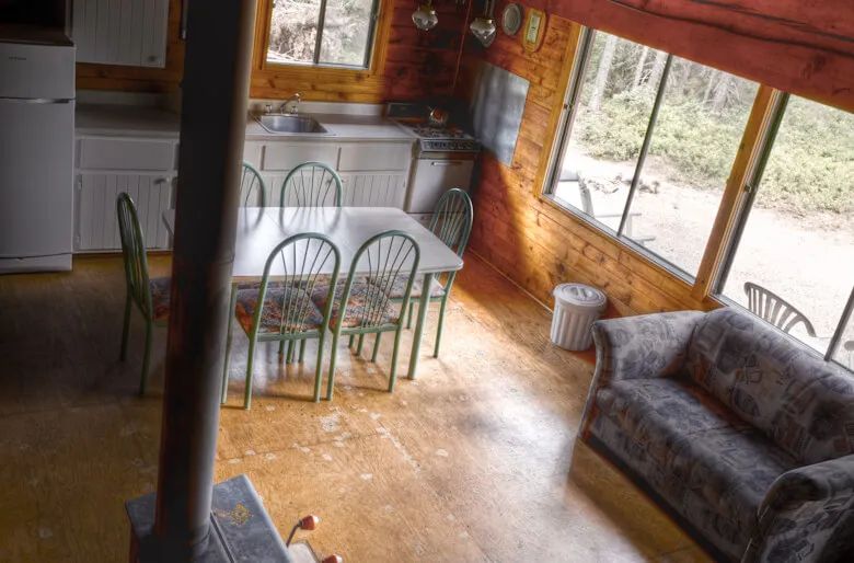 Gélinotte Cabin — La Pourvoirie Chez Farrar – La Pourvoirie Chez Farrar