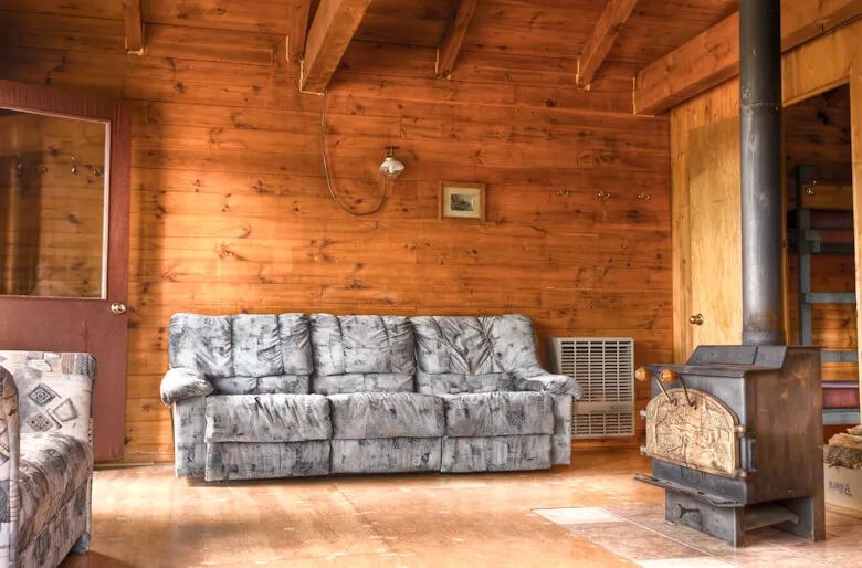 Gélinotte Cabin — La Pourvoirie Chez Farrar – La Pourvoirie Chez Farrar