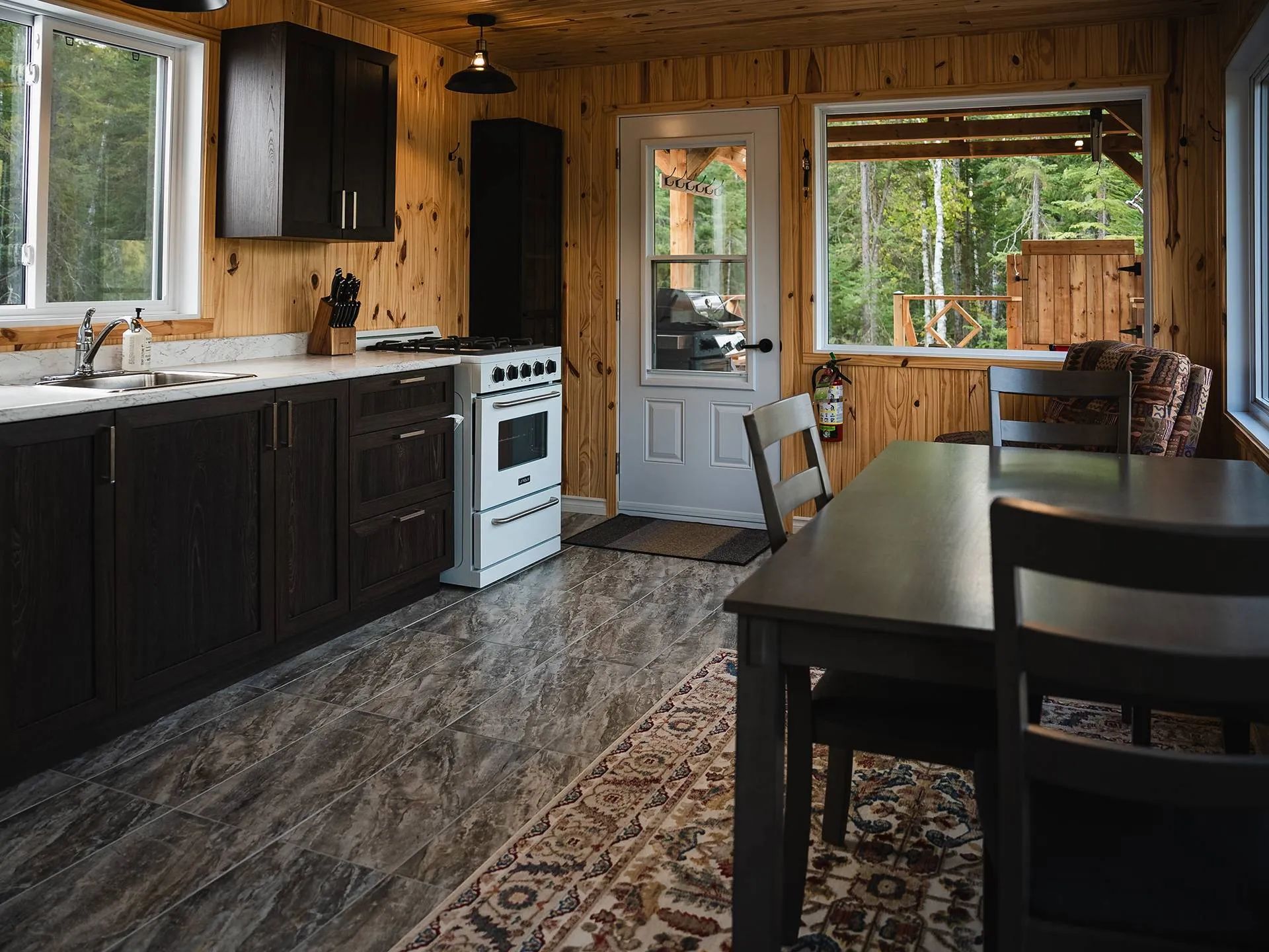 Henri Cabin — La Pourvoirie Chez Farrar – La Pourvoirie Chez Farrar