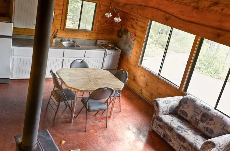 Heron Cabin — La Pourvoirie Chez Farrar – La Pourvoirie Chez Farrar