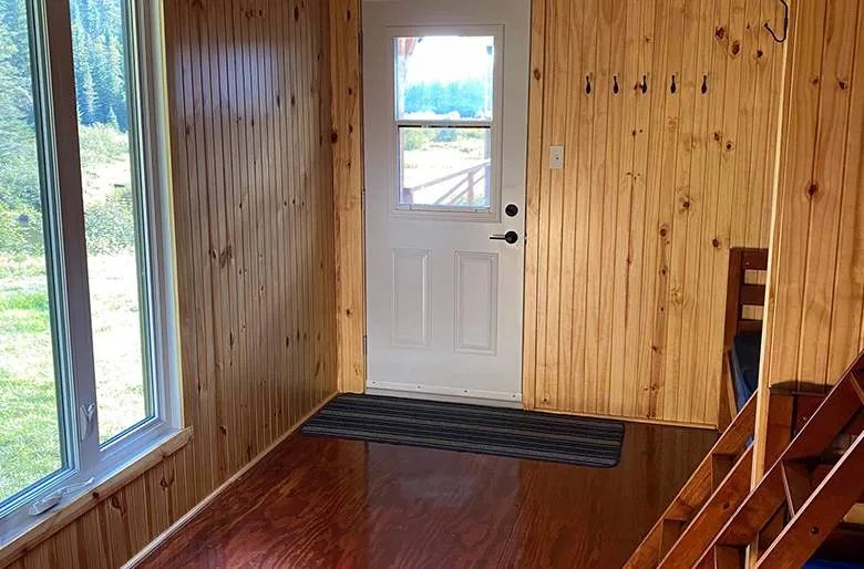 Hirondelle Cabin – La Pourvoirie Chez Farrar
