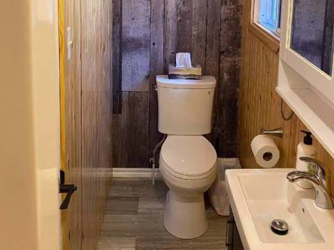 Hirondelle Cabin – La Pourvoirie Chez Farrar