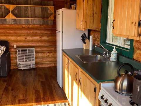 Hirondelle Cabin – La Pourvoirie Chez Farrar