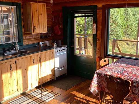 Hirondelle Cabin – La Pourvoirie Chez Farrar