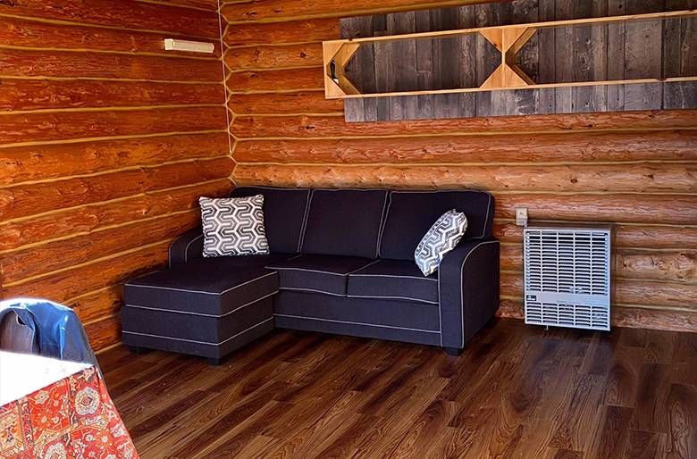 Hirondelle Cabin — La Pourvoirie Chez Farrar – La Pourvoirie Chez Farrar