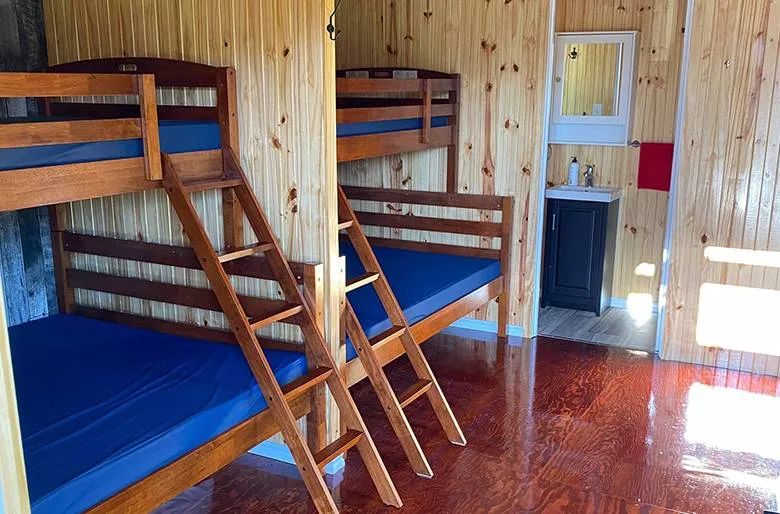 Hirondelle Cabin – La Pourvoirie Chez Farrar