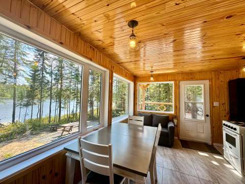 Neptune Cabin – La Pourvoirie Chez Farrar