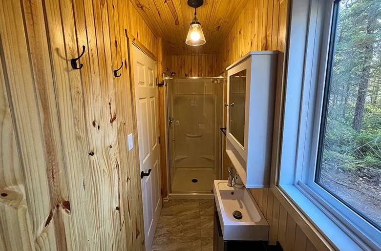 Neptune Cabin – La Pourvoirie Chez Farrar