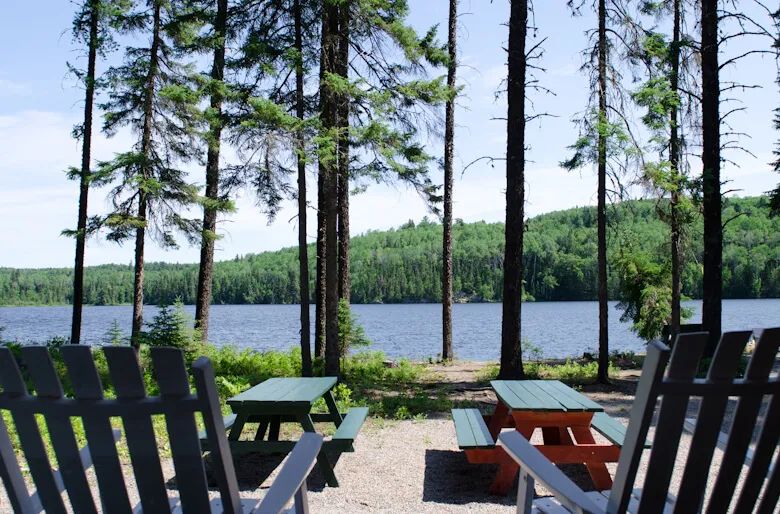 Pic vert Cabin — La Pourvoirie Chez Farrar – La Pourvoirie Chez Farrar
