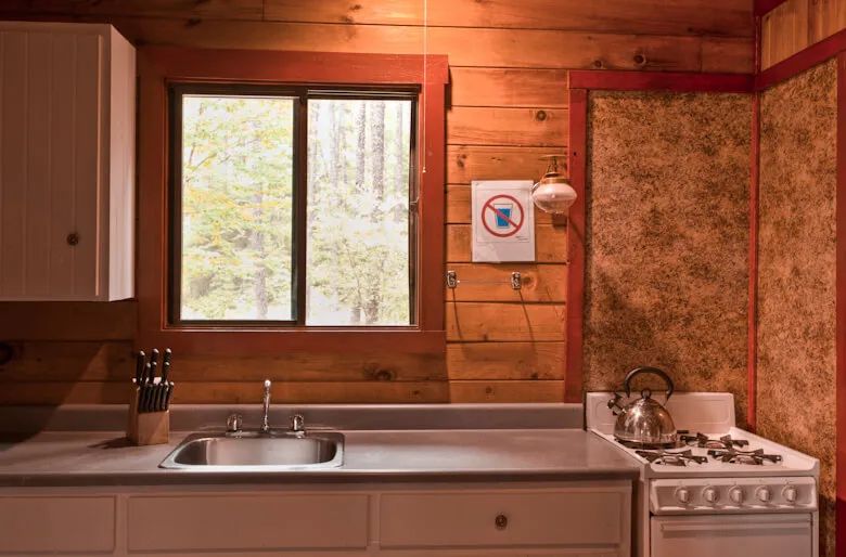Pic vert Cabin – La Pourvoirie Chez Farrar
