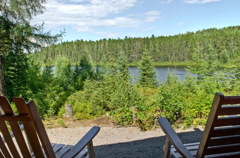 Pinson Cabin — La Pourvoirie Chez Farrar – La Pourvoirie Chez Farrar