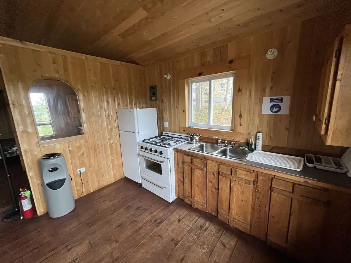 Chalet 1 — La Pourvoirie de la Doré – La Pourvoirie de la Doré