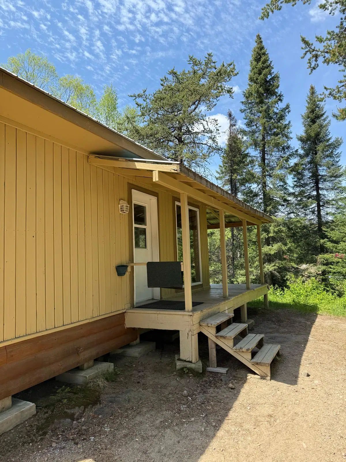 Chalets 8, 9, 10 et 11 — La Pourvoirie de la Doré – La Pourvoirie de la Doré