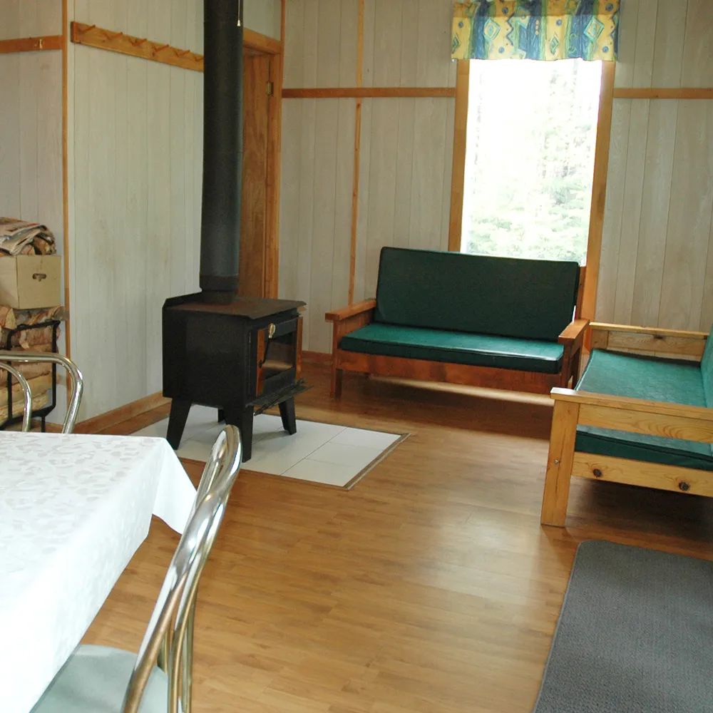 Chalet 03 – Le Roselin — La Pourvoirie du Lac Laflamme – La Pourvoirie du Lac Laflamme