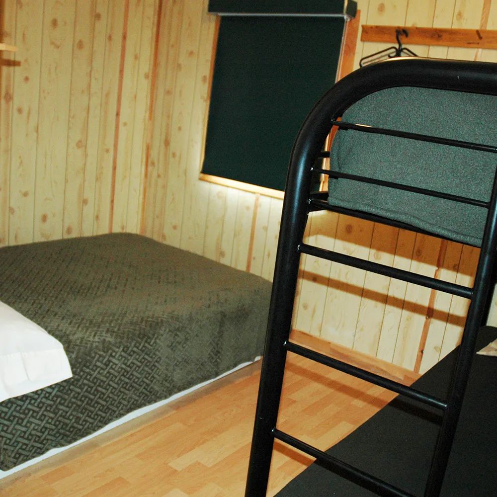 Chalet 03 – Le Roselin — La Pourvoirie du Lac Laflamme – La Pourvoirie du Lac Laflamme