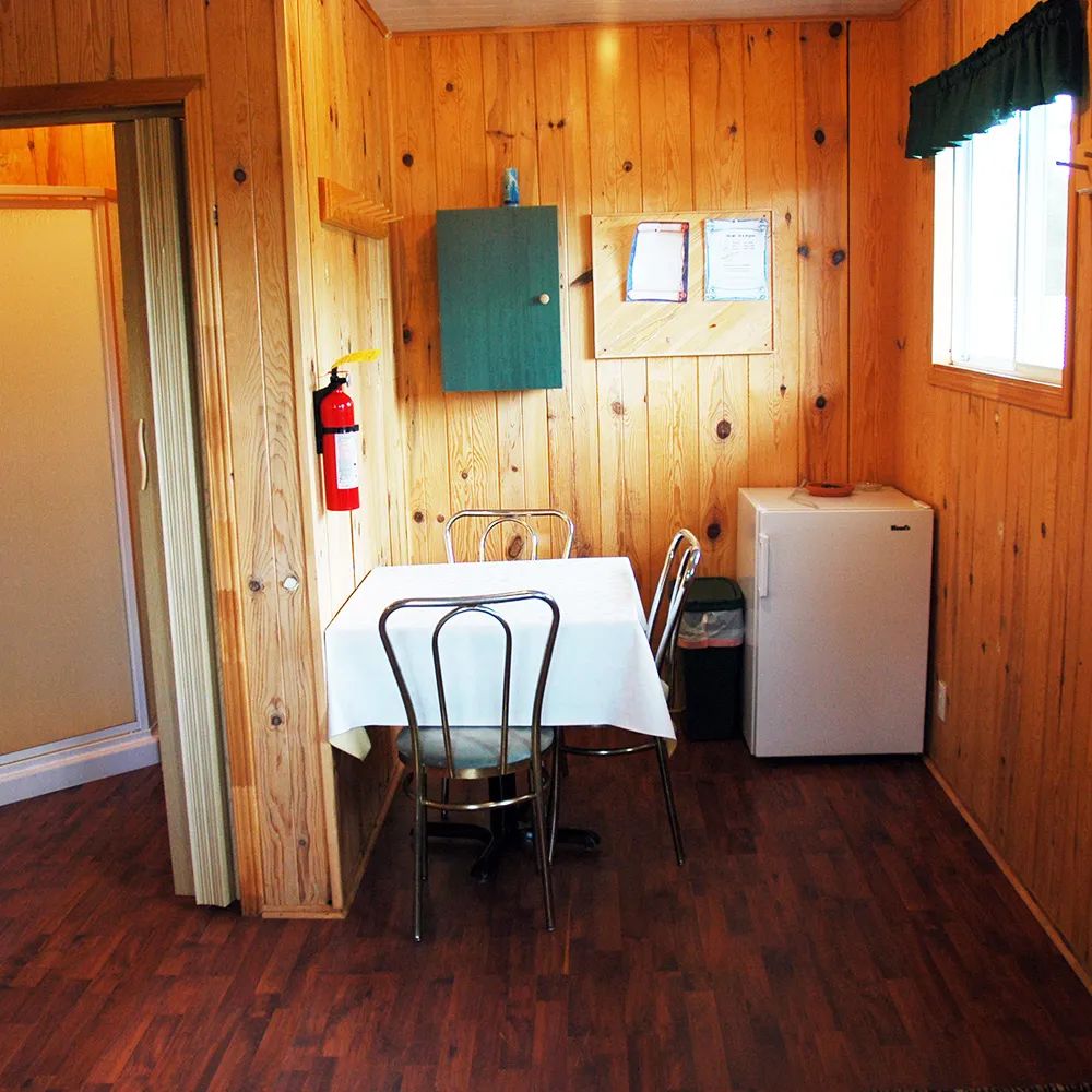 Cabin Cottage 06 - Le Bruant — La Pourvoirie du Lac Laflamme – La Pourvoirie du Lac Laflamme