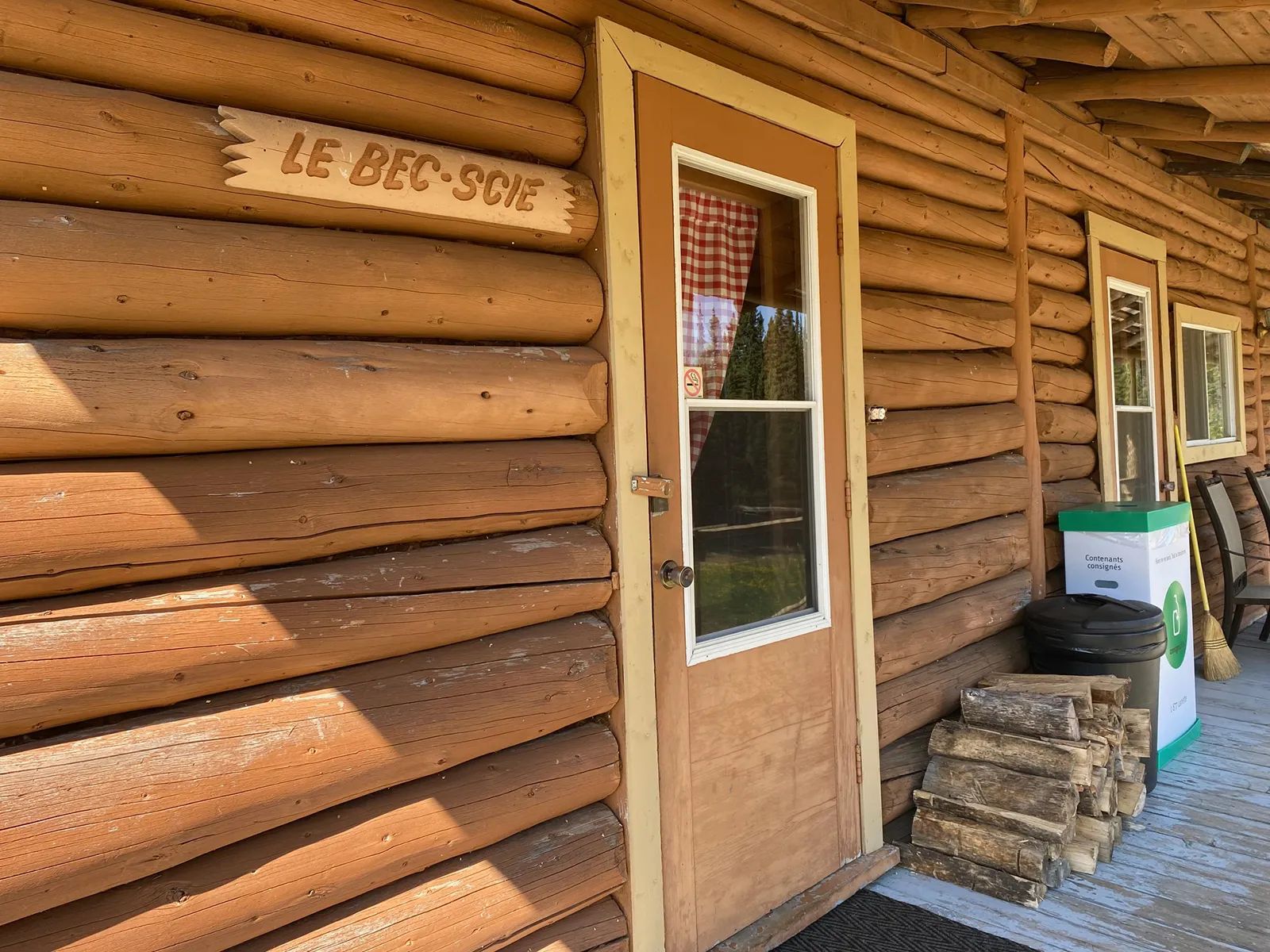 Cabin Le Bec-scie — La Pourvoirie du Lac Lareau – La Pourvoirie du Lac Lareau