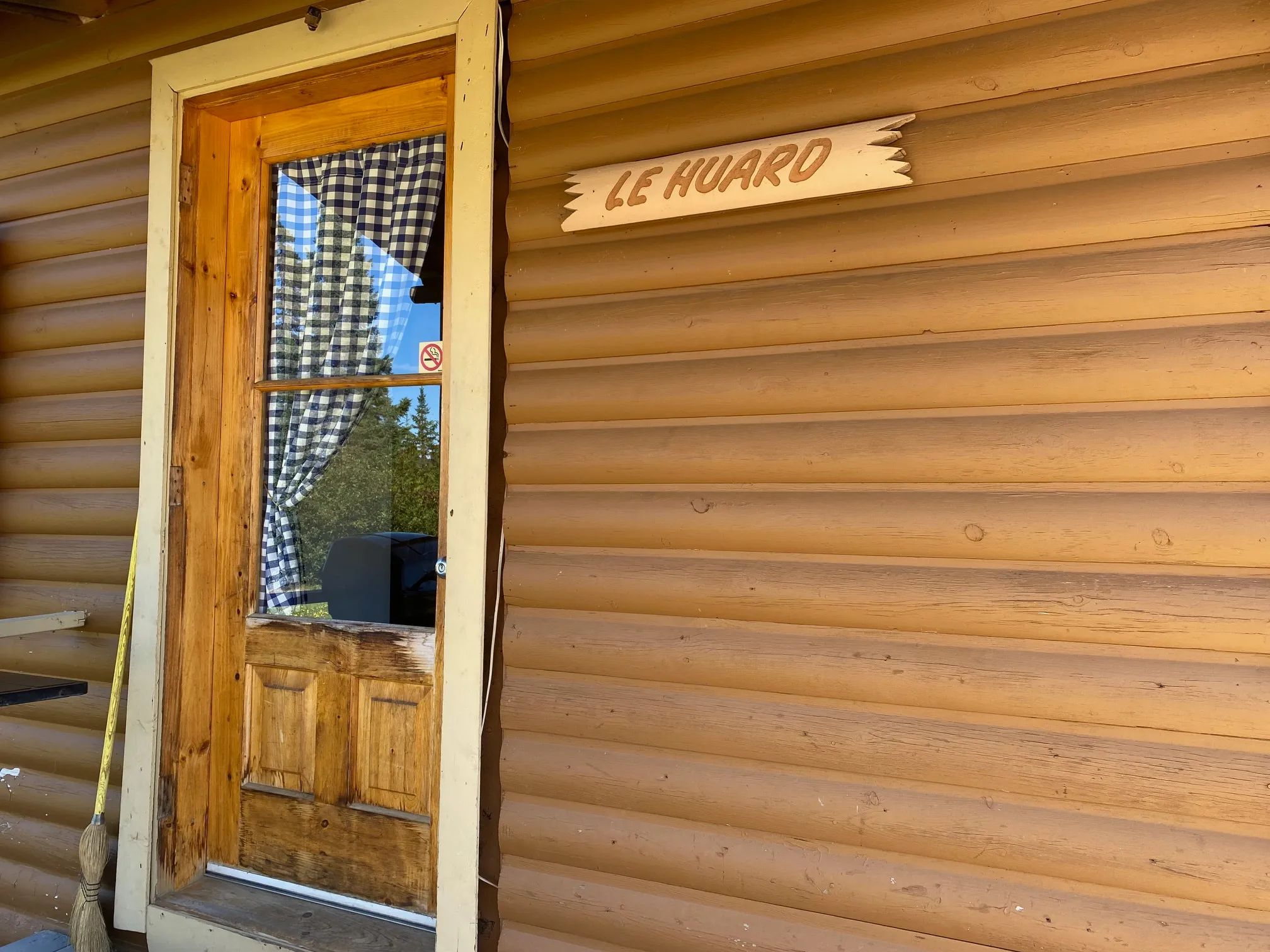 Chalet Le Huard — La Pourvoirie du Lac Lareau – La Pourvoirie du Lac Lareau