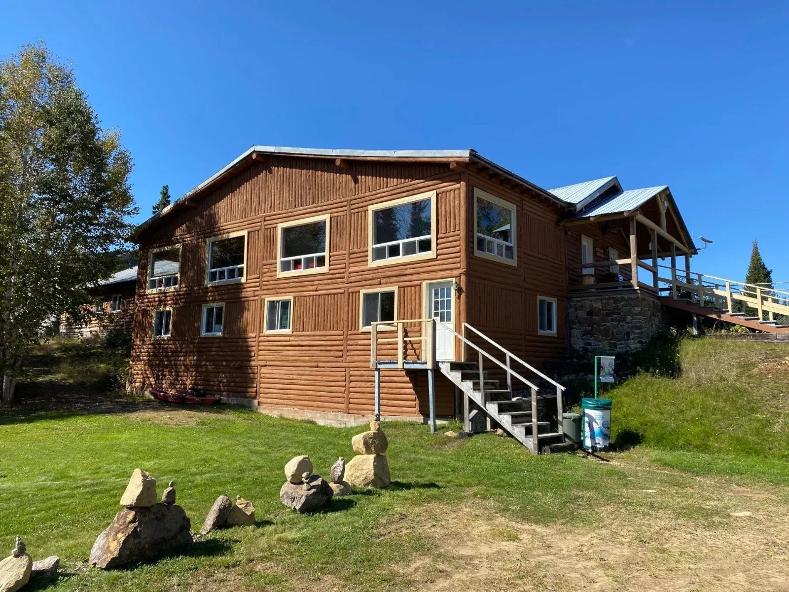 Le Pavillon – Le Pavillon