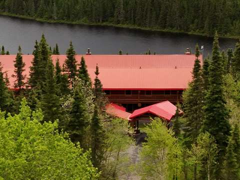 AUBERGE DU RAVAGE – La Pourvoirie du Lac Moreau