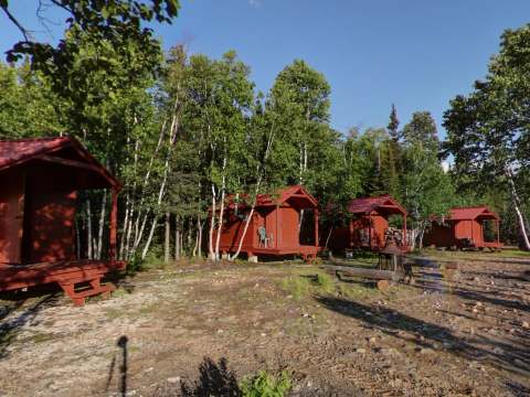 Camp des Sauvagesses-du-Cran-Rouge – La Pourvoirie du Lac Moreau