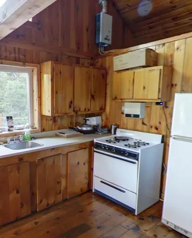 Chalet La Gérance — La Pourvoirie du Lac Moreau – La Pourvoirie du Lac Moreau