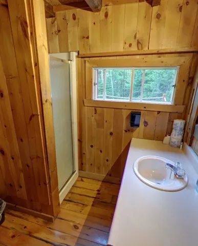 Chalet La Gérance — La Pourvoirie du Lac Moreau – La Pourvoirie du Lac Moreau