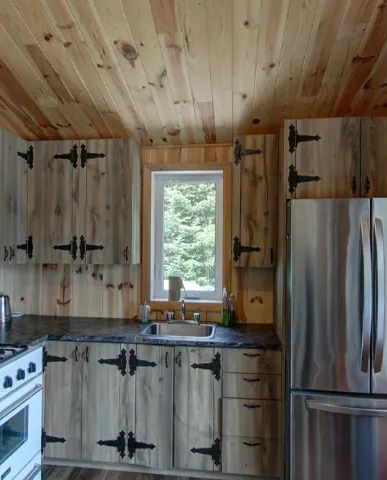 Chalet La Loutre — La Pourvoirie du Lac Moreau – La Pourvoirie du Lac Moreau