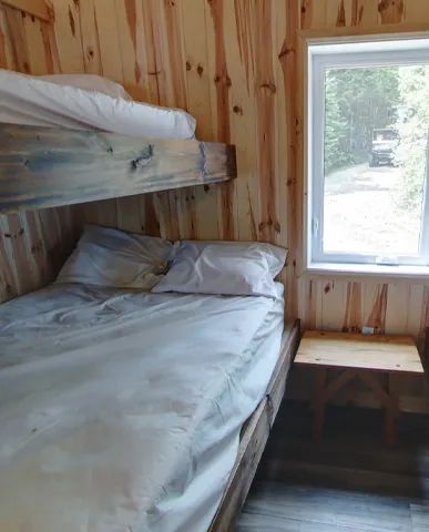 Chalet La Loutre — La Pourvoirie du Lac Moreau – La Pourvoirie du Lac Moreau