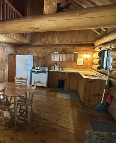 Auberge Pavillons Sud & Nord — La Pourvoirie du Lac Moreau – La Pourvoirie du Lac Moreau
