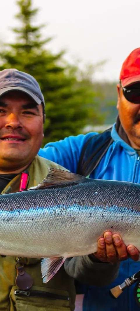 Fishing Atlantic salmon at La Pourvoirie Étamamiou, Côte-Nord, Quebec — photo 2