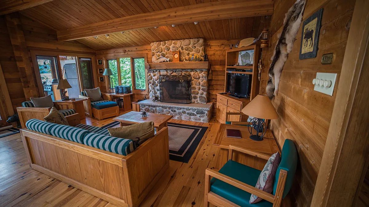 KINGFISHER CABIN — Réserve Beauchêne – Réserve Beauchêne