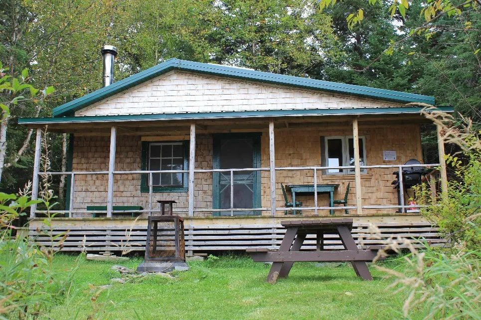 Champagne Cabin – Champagne Cabin