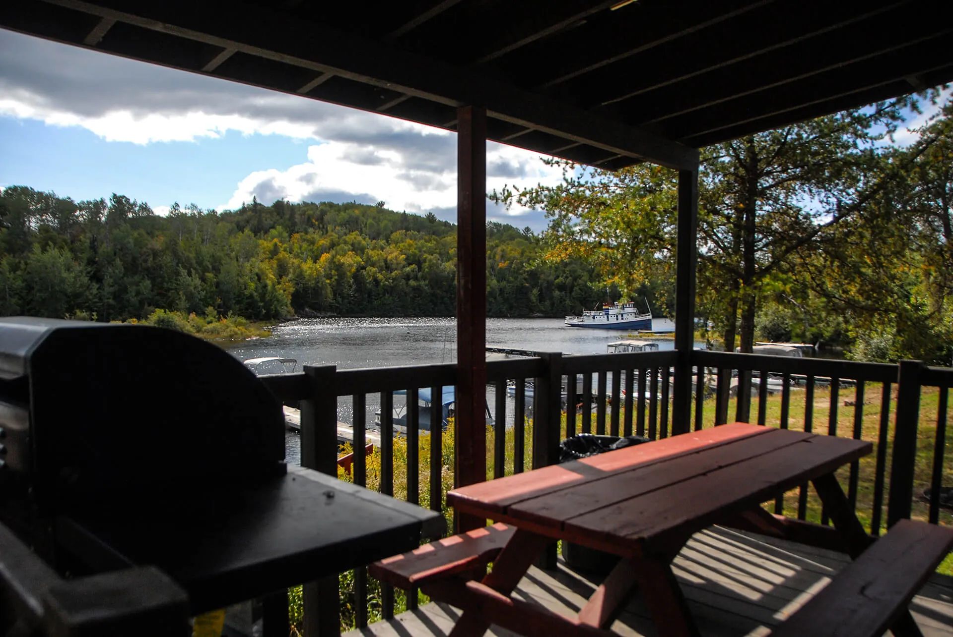 Cabin Canadiens — Le Domaine des Huards – Le Domaine des Huards