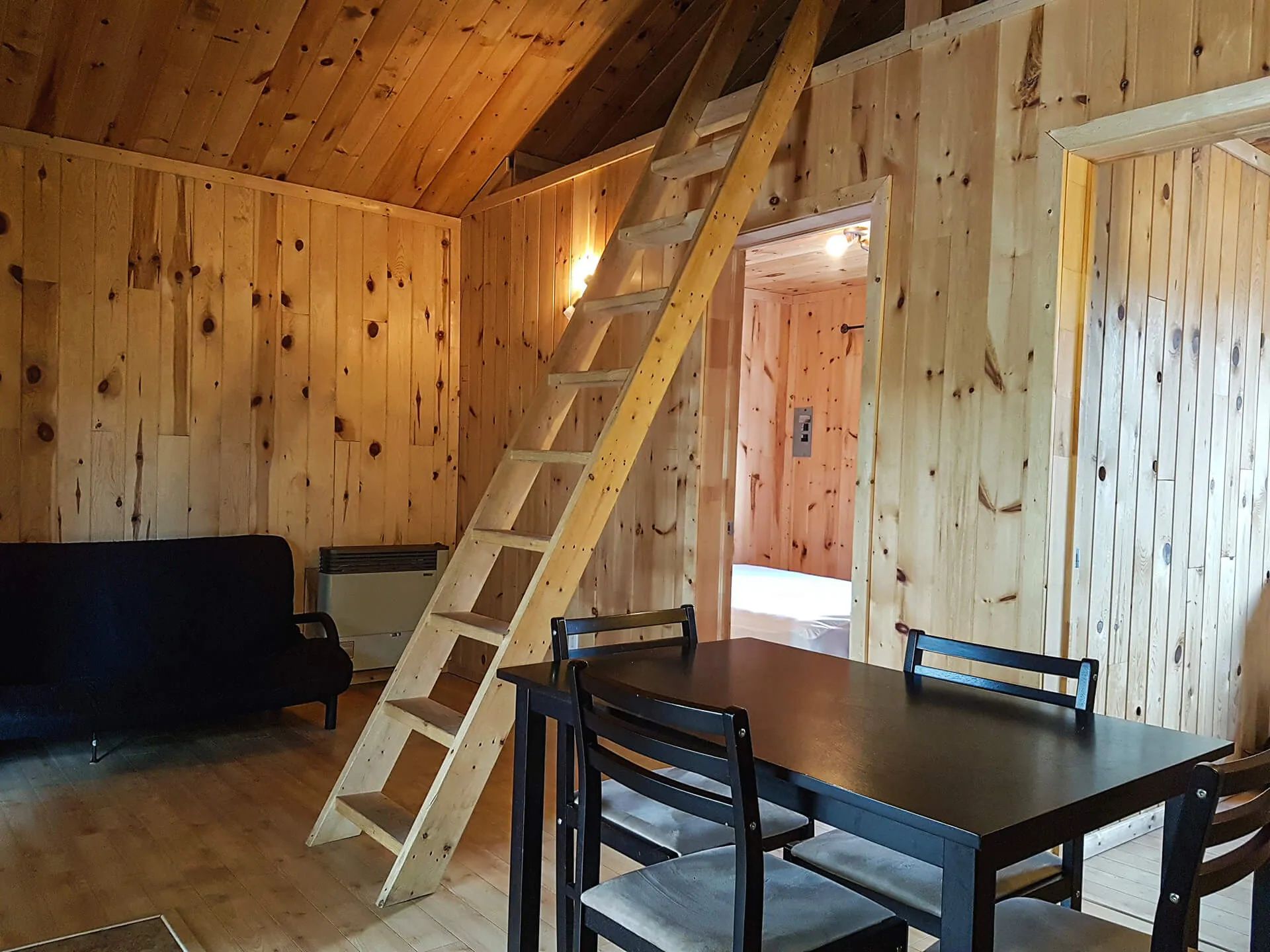 Cabin Coyote — Le Domaine des Huards – Le Domaine des Huards