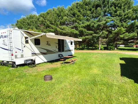 Roulotte Puma 30' – Domaine Larry Boismenu