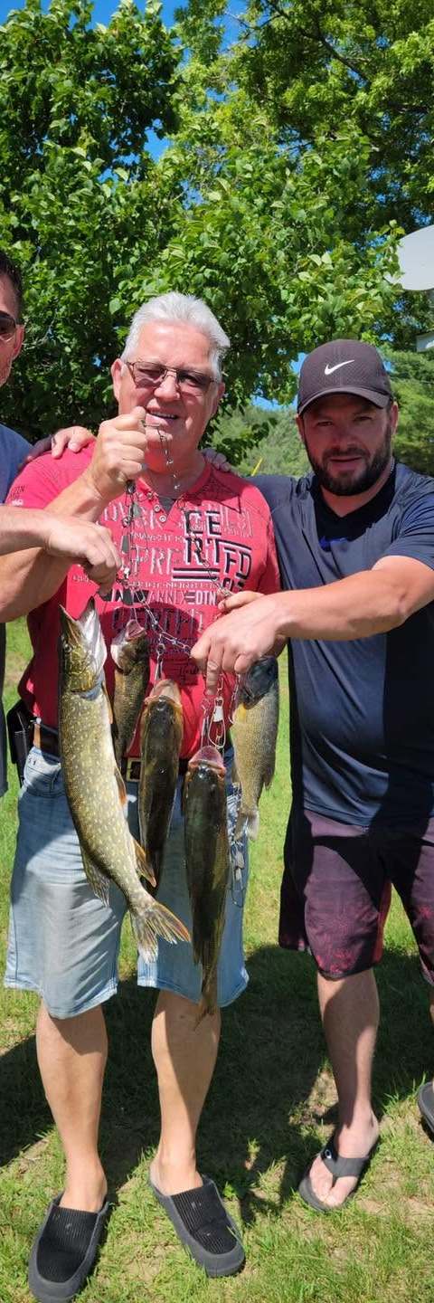 Pêche Truite mouchetée chez Domaine Larry Boismenu, Laurentides, Québec