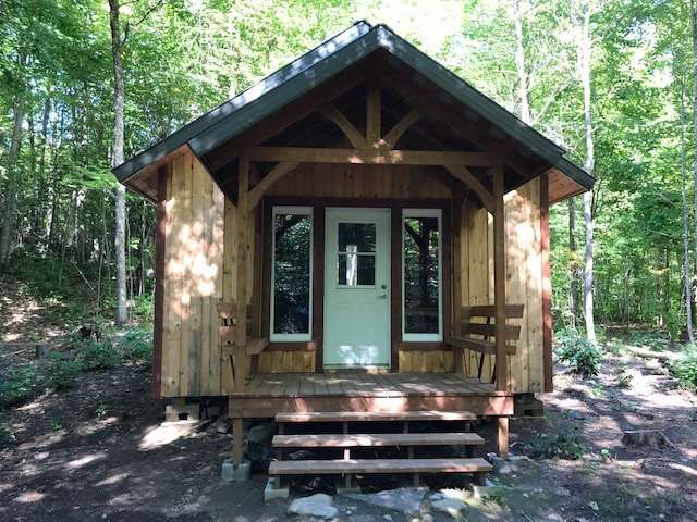 LAC CARILLON SHELTER – Parc Naturel Régional de Portneuf