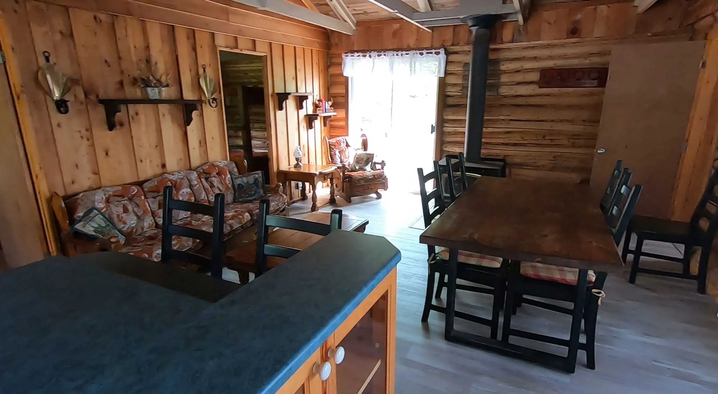 Chalet #9 — Wapus Pavillon Lodge – Wapus Pavillon Lodge