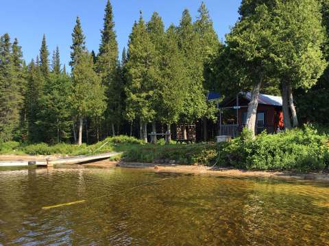 Manon (McLennan) – Wapus Pavillon Lodge