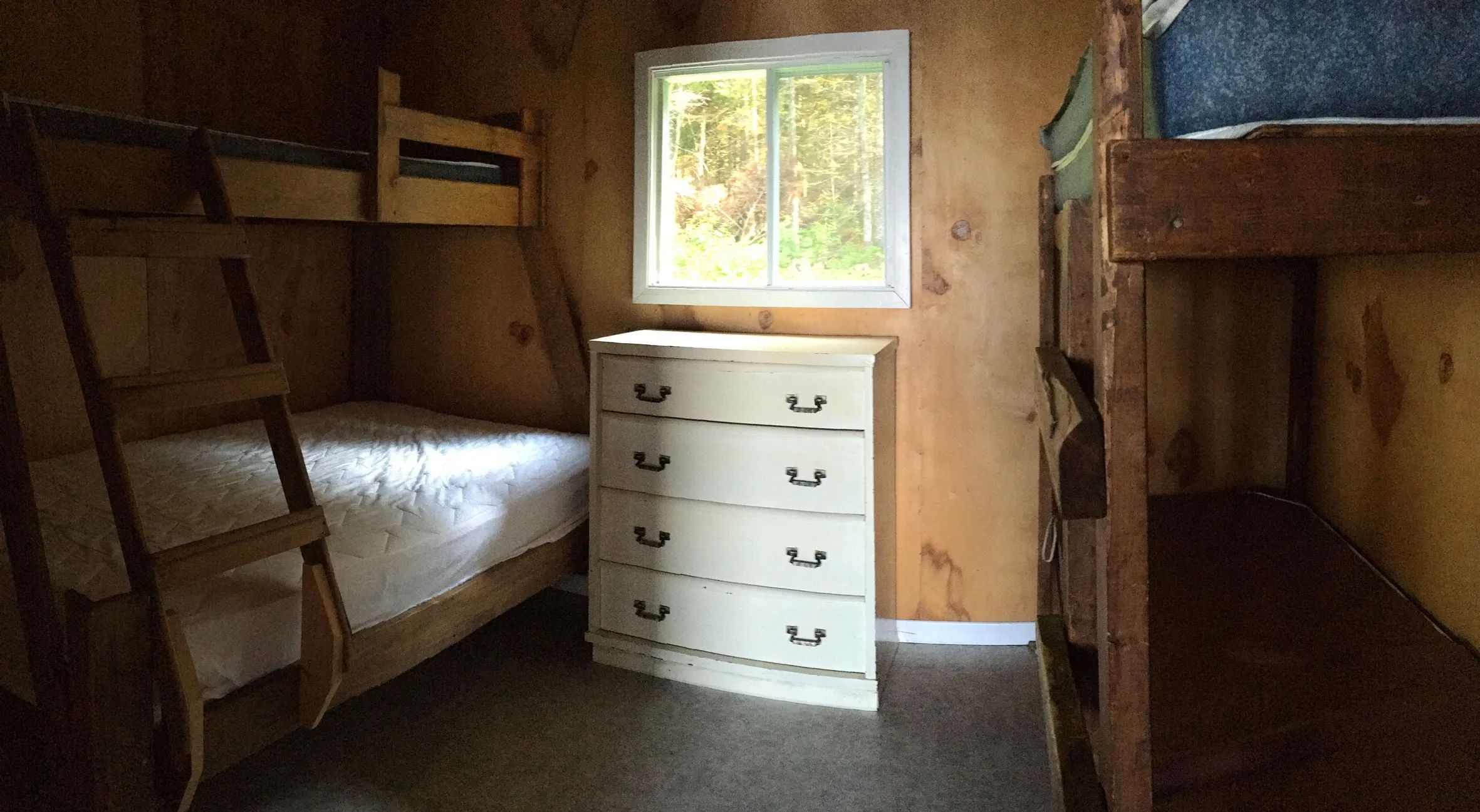 Cabin Manon (McLennan) — Wapus Pavillon Lodge – Wapus Pavillon Lodge