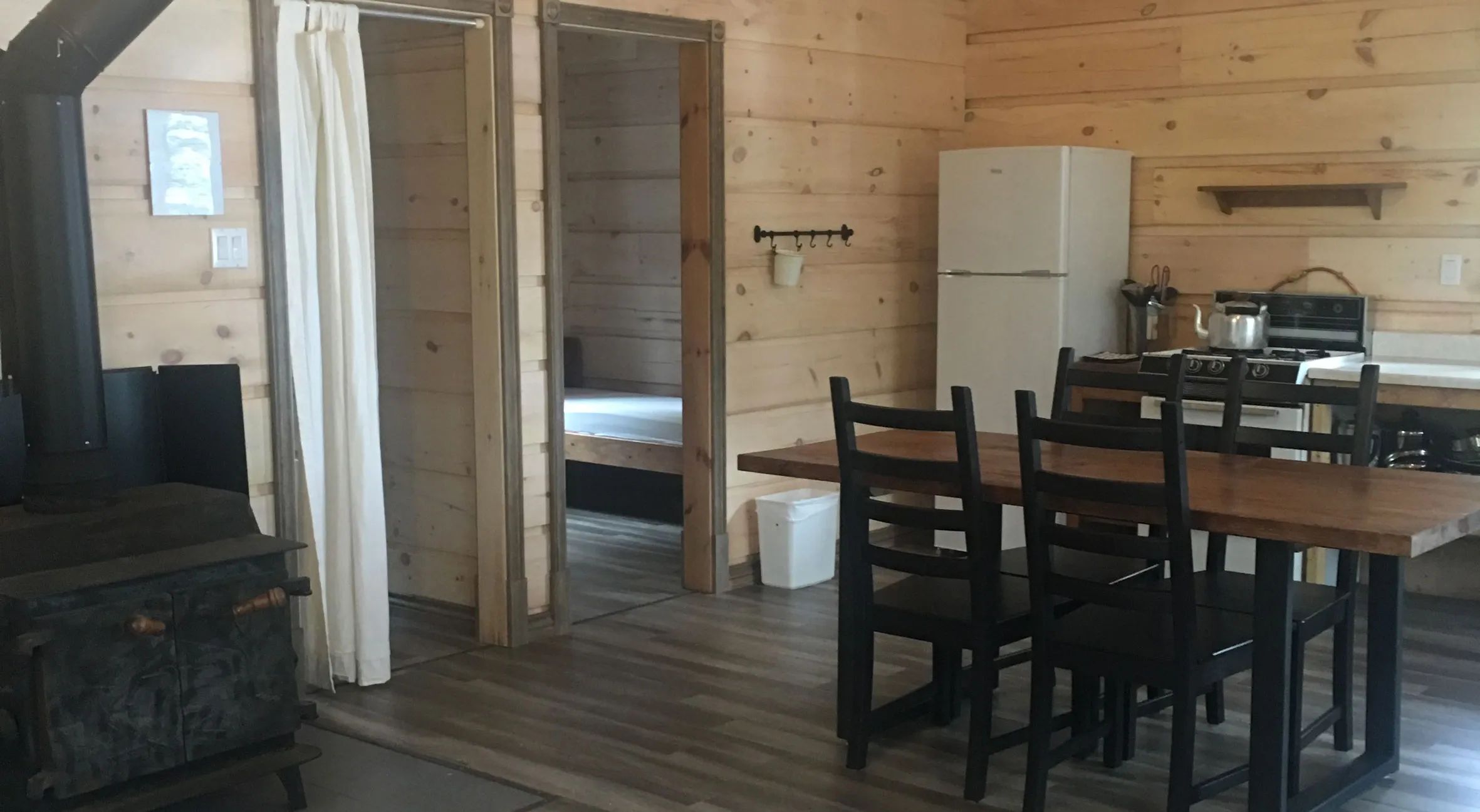 Cabin Pauline (McLennan) — Wapus Pavillon Lodge – Wapus Pavillon Lodge