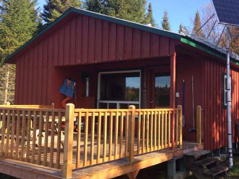 Sloe – Wapus Pavillon Lodge