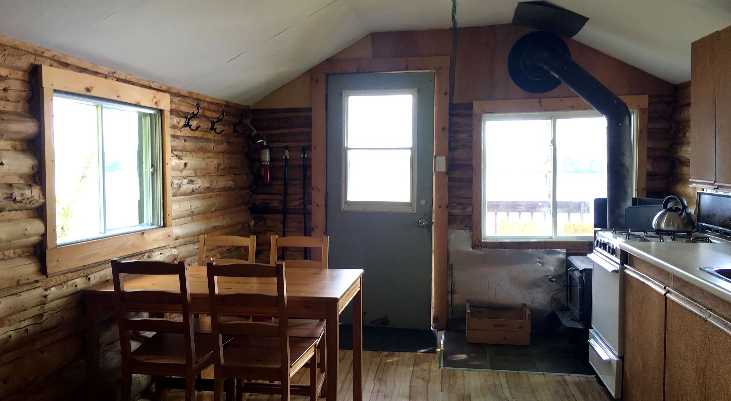 Chalet Sophie (McLennan) — Wapus Pavillon Lodge – Wapus Pavillon Lodge