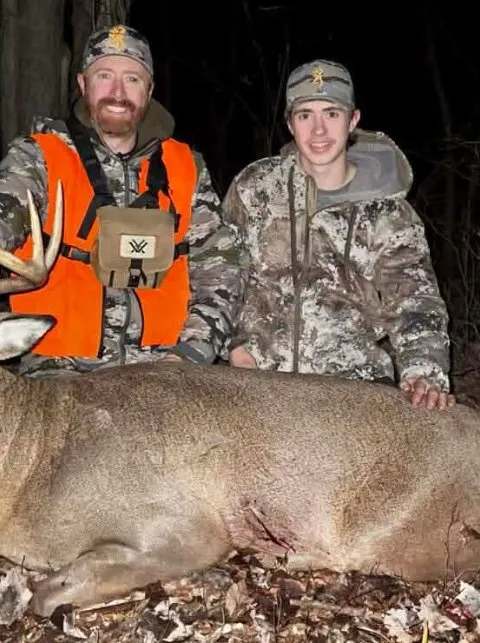 Cerf de Virginie sur le territoire de chasse de la pourvoirie chez Pourvoirie 3 Ours, Centre-du-Québec, Québec