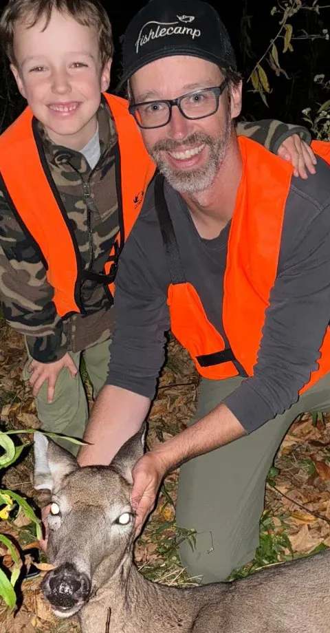 Prise de chevreuil dans le secteur de North Hatley chez Pourvoirie 3 Ours, Centre-du-Québec, Québec
